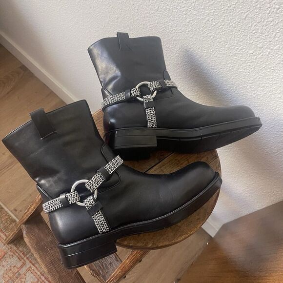 Karl Lagerfeld Paris Black Leather Vernet Motorcycle Boots Chain Size 8.5 - Picture 6 of 11